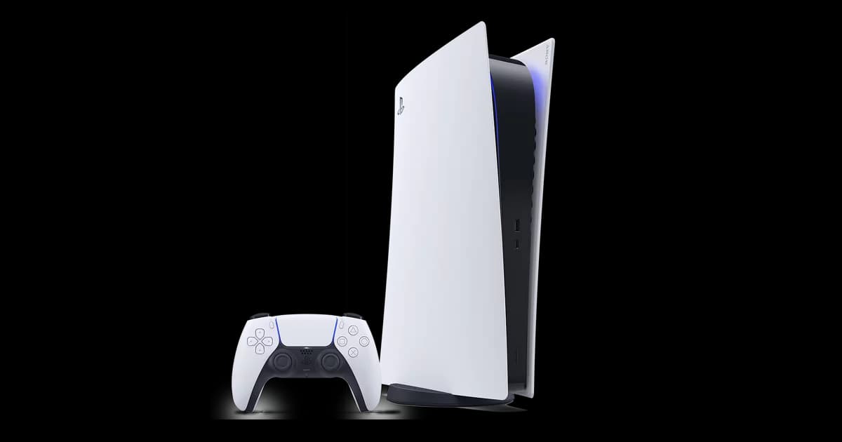 Consola de sobremesa junto a su joystick inalámbrico.